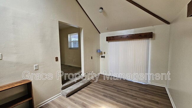 Building Photo - 610 S Eliot St