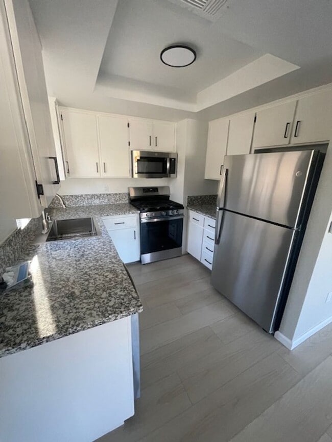 Building Photo - In the Heart of Atascadero