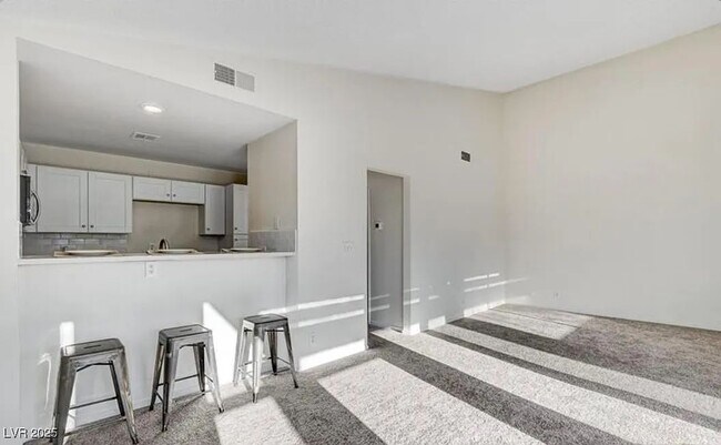 Building Photo - 5600 Orchard Ln