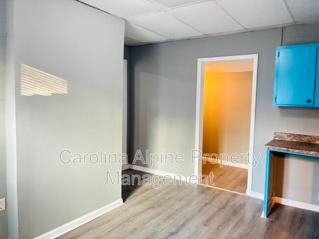 Building Photo - 401 Gardner St