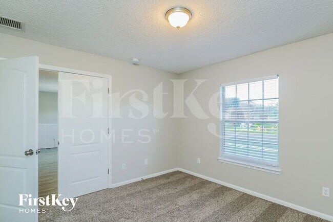 Building Photo - 246 Ridgewick Dr S