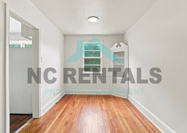 Building Photo - 141 Marthas Ln-