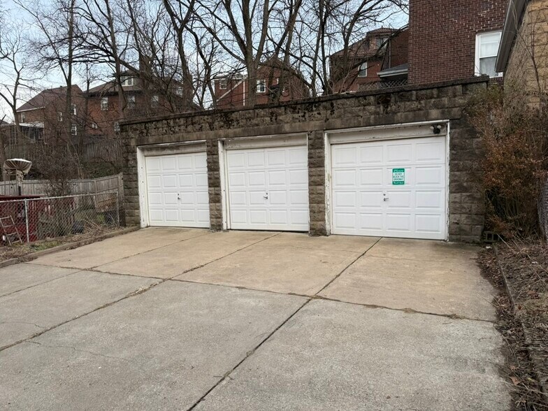 Building Photo - 3518 Beechwood Blvd