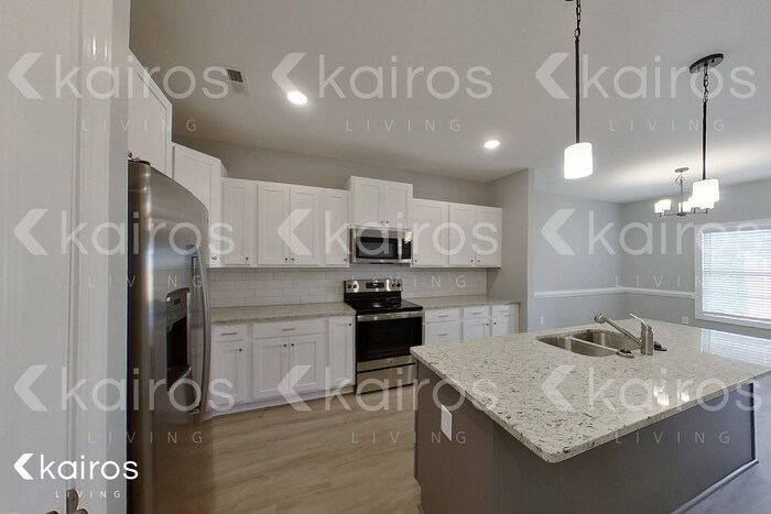 Building Photo - 3717 Oak Leaf Way