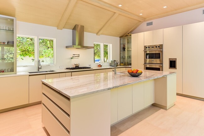 Building Photo - 118 Seaview Ave