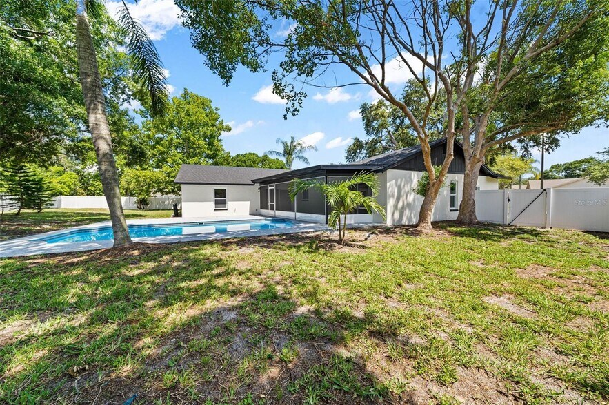 Building Photo - 12335 Yellow Rose Cir