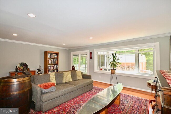 Building Photo - 10612 Anita Dr