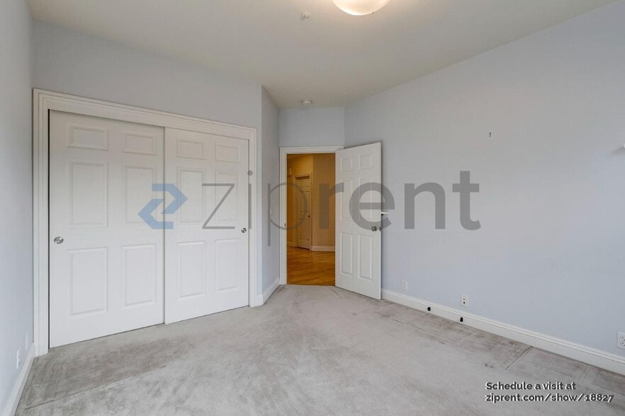Building Photo - Unit