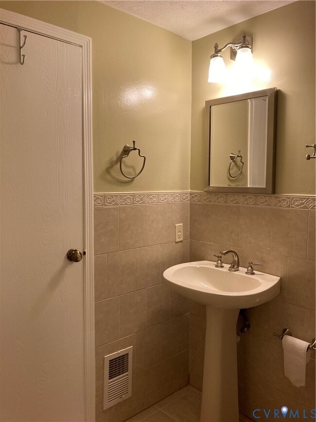 Building Photo - 8408 Klarey Ct