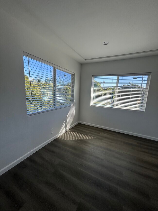 living room windows view - 1425 Hauser Blvd