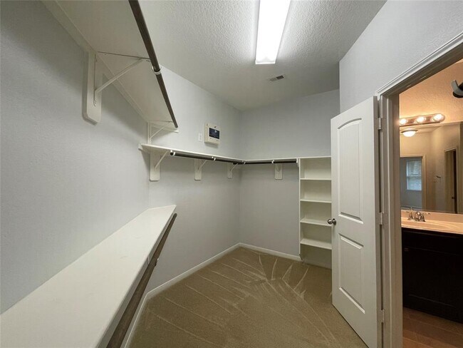 Building Photo - 127 Clearmont Pl
