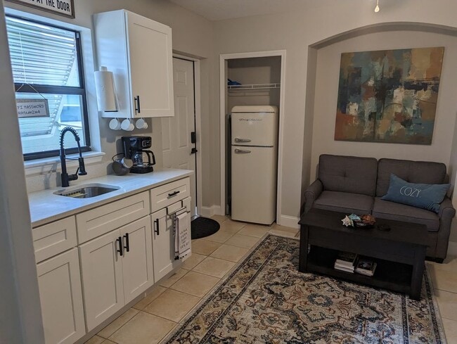 Building Photo - 3143 Elizabeth St