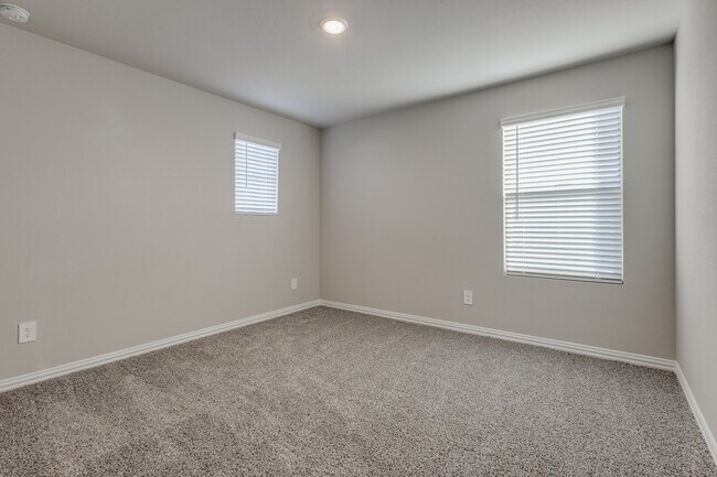 Building Photo - 209 Goosewood Dr