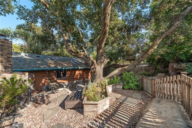 Building Photo - 20571 Sycamore Dr