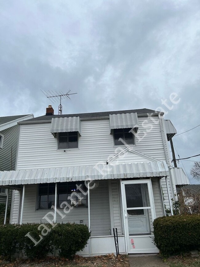 Building Photo - 1421 N Ravine Pkwy