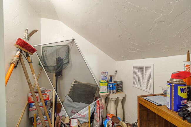 Building Photo - 17 Heron Dr