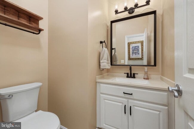 Building Photo - 13947 Hollow Wind Way