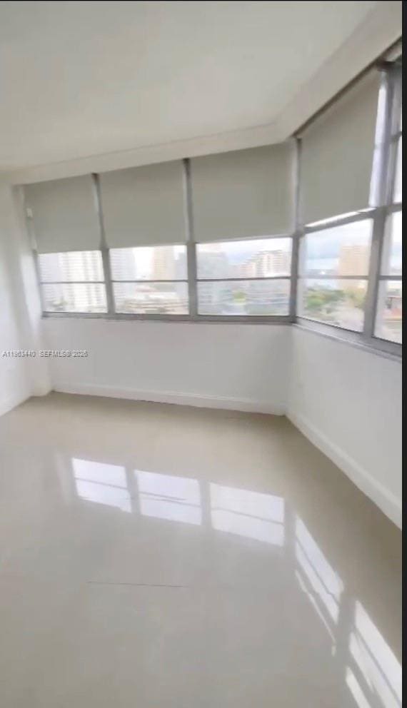 Building Photo - 801 Brickell Bay Dr