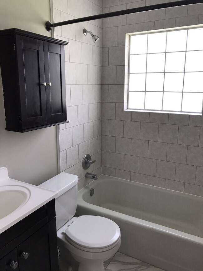 Building Photo - Pre Leasing for fall 2026! 3/2 in Tech Terrace