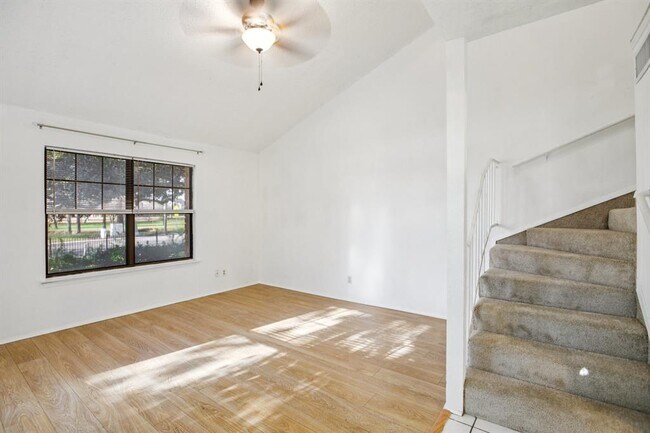 Building Photo - 9507 Quail Village Ln