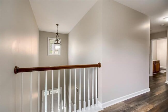 Building Photo - 2171 Waterford Park Dr