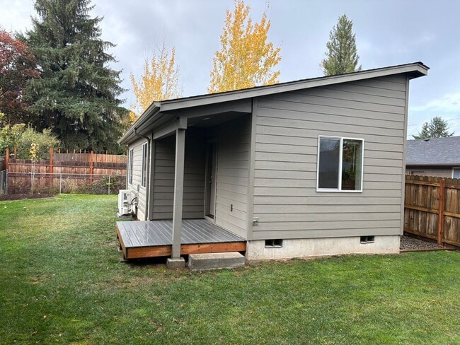 Primary Photo - Re-Posting ~ Charming NW Salem Home - accepting applications now!