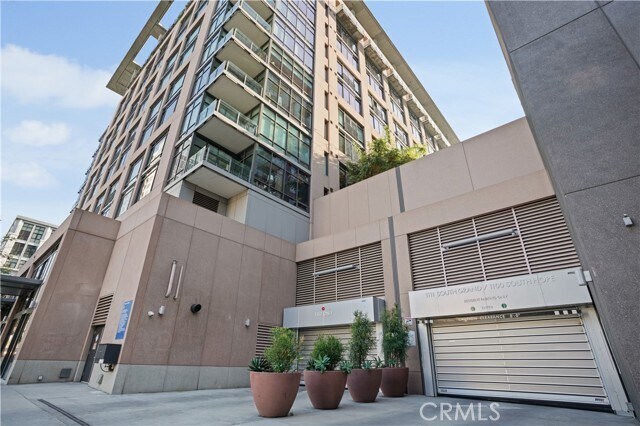 Building Photo - 1111 S Grand Ave