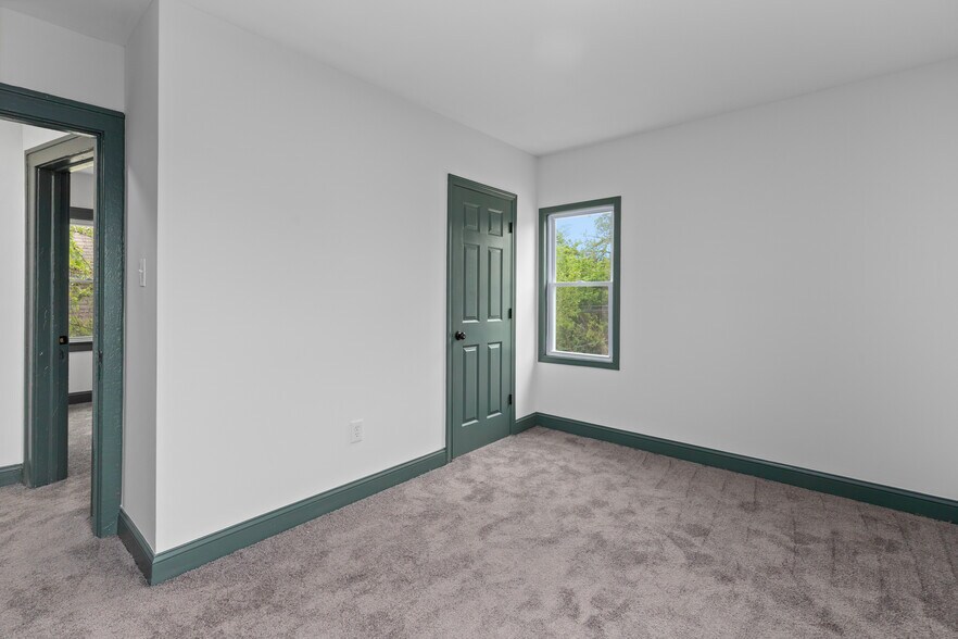 Building Photo - 15781 Washburn St
