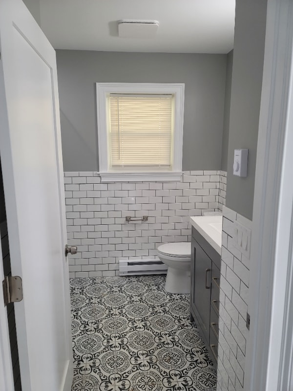 Building Photo - 225 Lakeside Ave