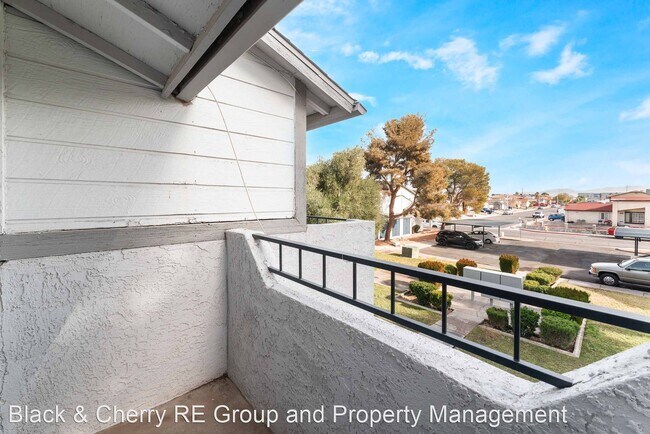 Building Photo - 1 br, 1.5 bath House - 1628 Justin Court