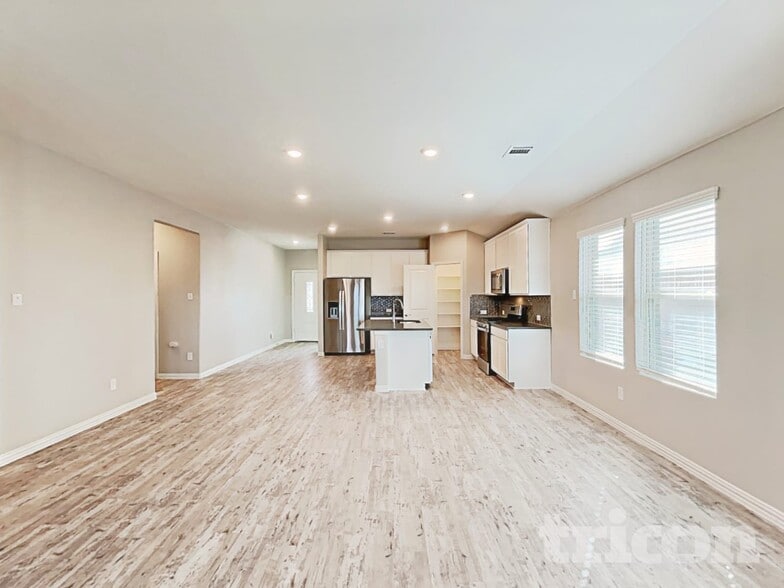 Building Photo - 275 Sunshine Ln