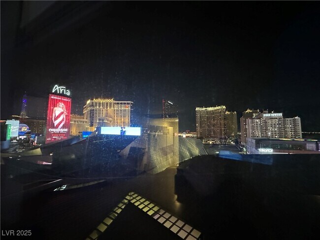 Building Photo - 3722 S Las Vegas Blvd