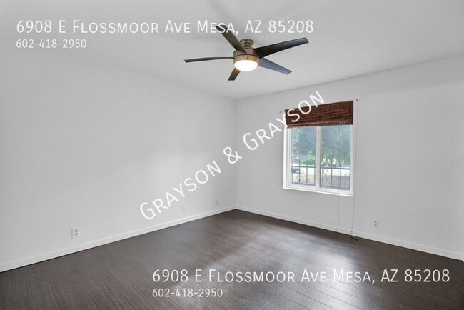 Building Photo - Stunning Two-Bedroom Home Ready for Immediate Move-In!