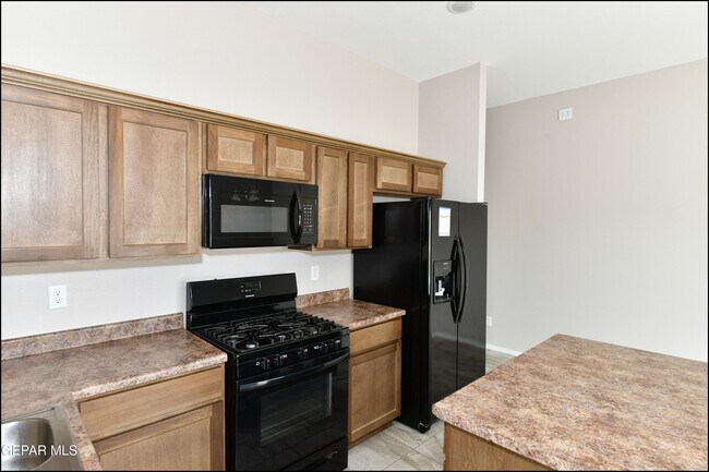 Building Photo - 808 HC Gilbert Minjares Dr