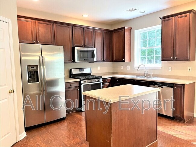 Building Photo - 3045 Spring Field Ct