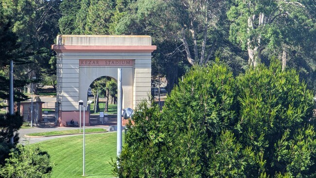 Corner Views - 1201 Willard St