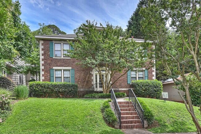 Building Photo - 518 Lamar Ave