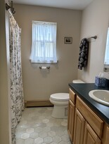Building Photo - 419 Preble St
