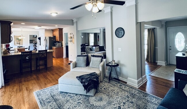 Building Photo - 2640 Varner Dr NE