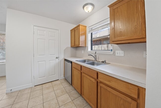 Building Photo - 16122 Cypress Point Dr