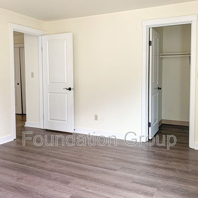 Building Photo - 1123 N 91st St