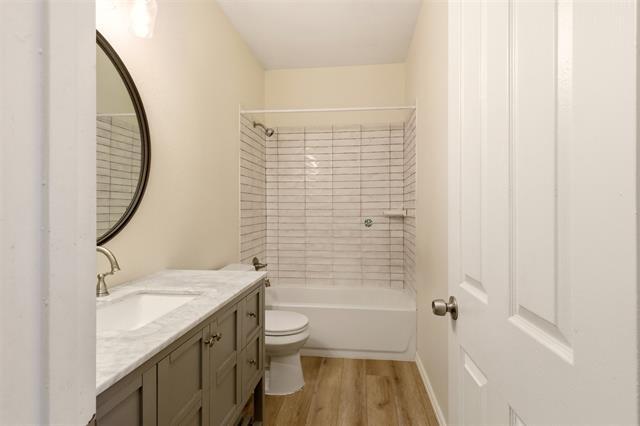 Building Photo - 2201 Willow Creek Dr