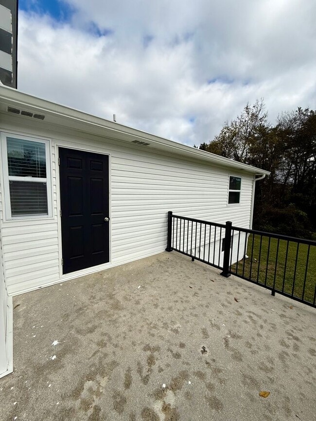 Building Photo - Oak Ridge 37830 - 1 Bedroom, 1 Bath Quadpl...