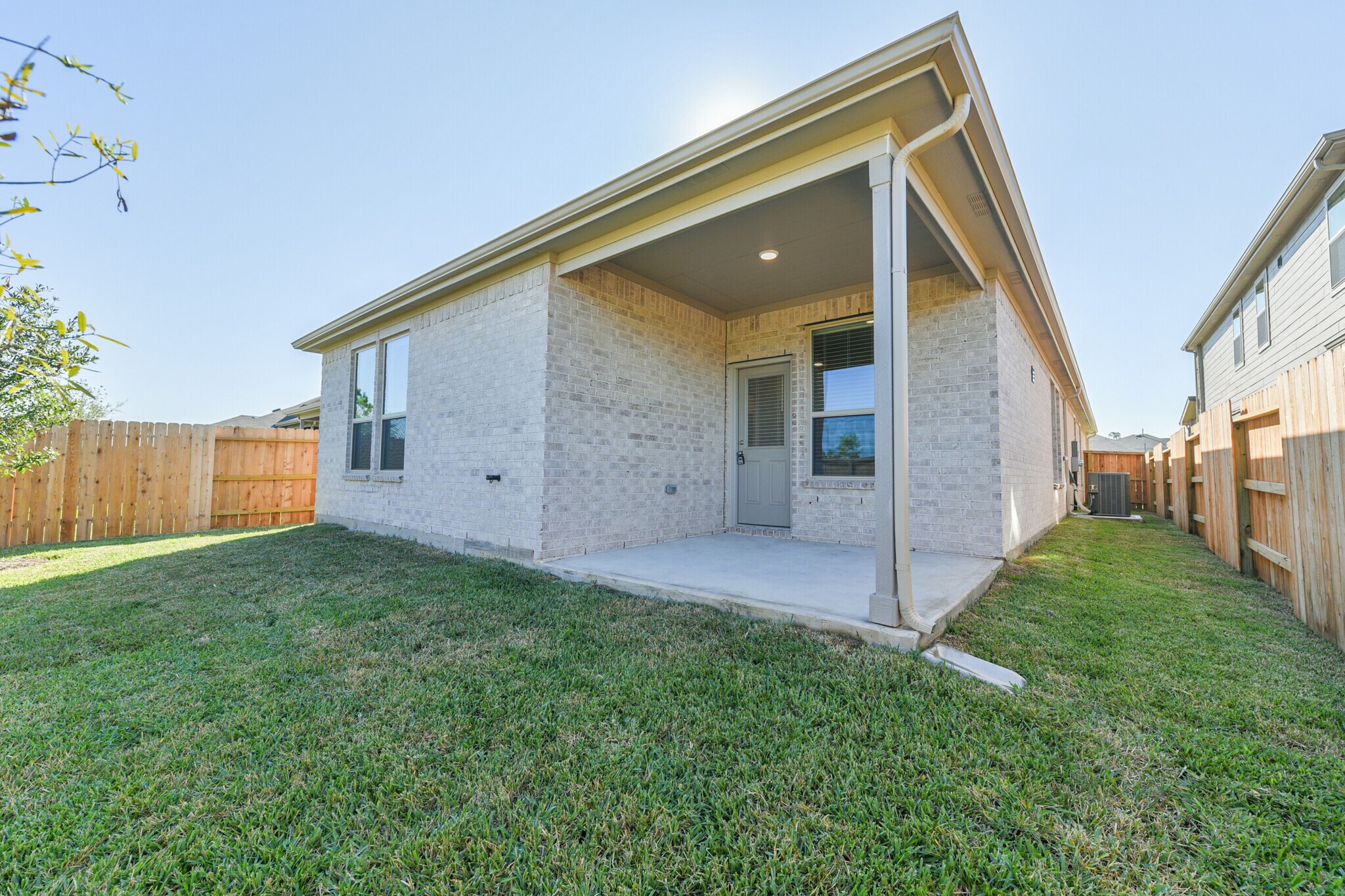 Building Photo - 14483 Cedar Ledge Ln