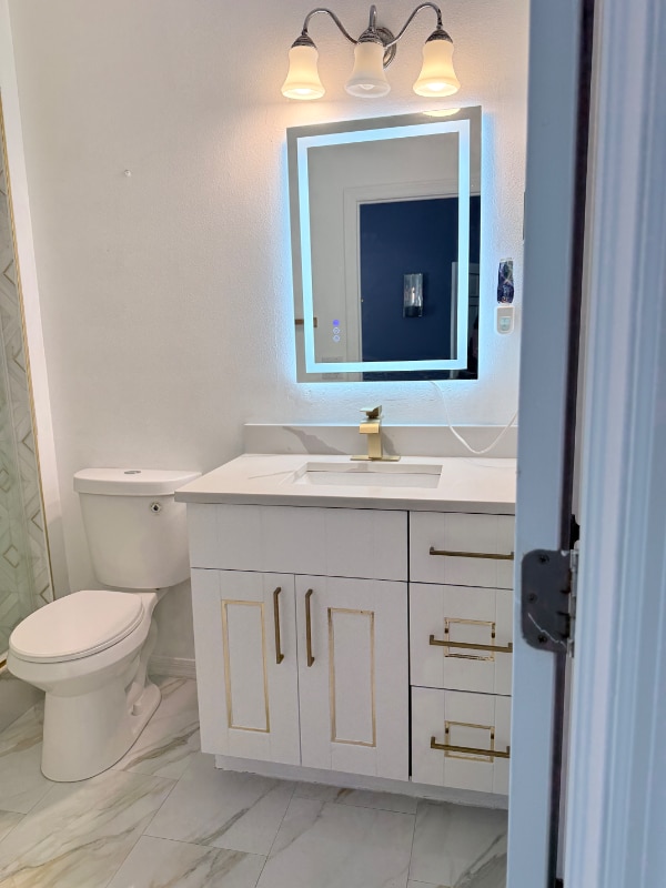 Building Photo - 305 E Hanlon St