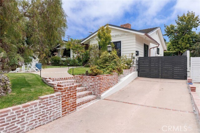 Building Photo - 2116 Palos Verdes Dr W