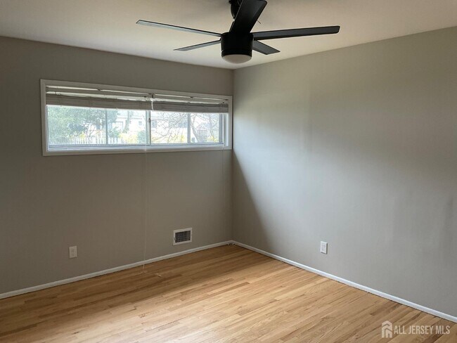 Building Photo - 3092 Bordentown Ave