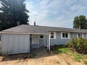 Building Photo - Elm Duplex