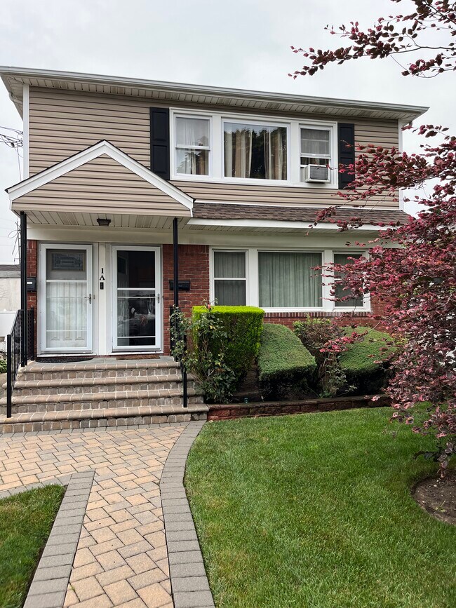 1A Gibson Blvd 1A Gibson Blvd Valley Stream NY 11581 Apartment Finder