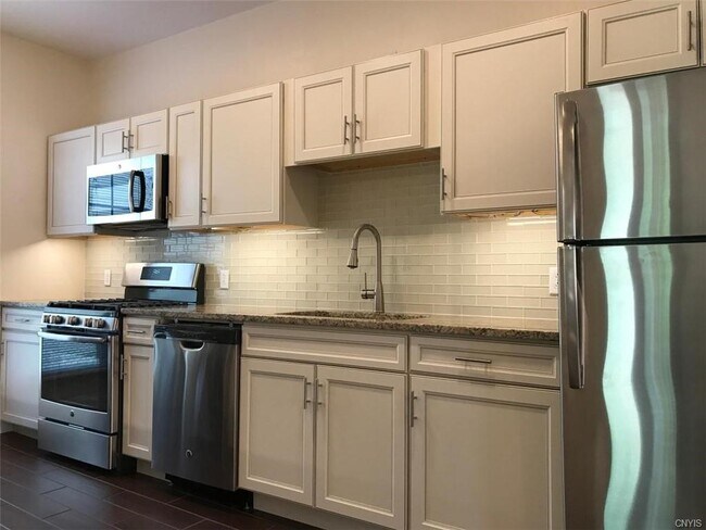 Primary Photo - 312 Hawley Ave